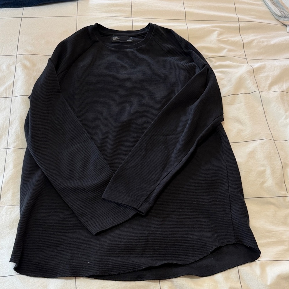 Bershka Men's Black Long Sleeve Tee